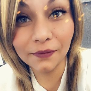 Meet your Posher, Monique